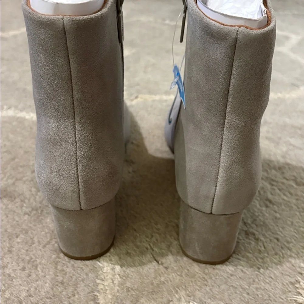 Aqua College gray suede ECHO fallen rocks waterproof ankle heeled boots Size 7.5